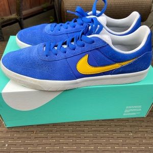 COPY - Nike SB Team Classic